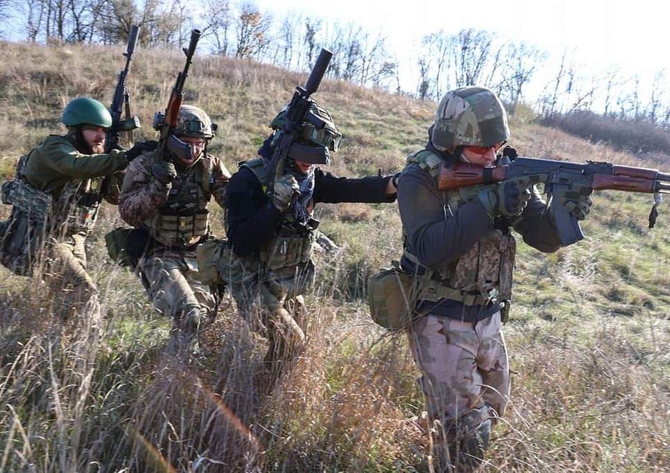 ЗСУ високоточним ударом по будівлі «задвухсотили дві вантажівки окупантів – Генштаб