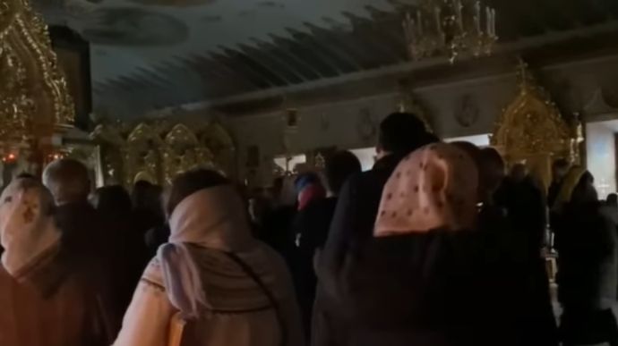 За росію продовжують молитися в Києво-Печерській Лаврі