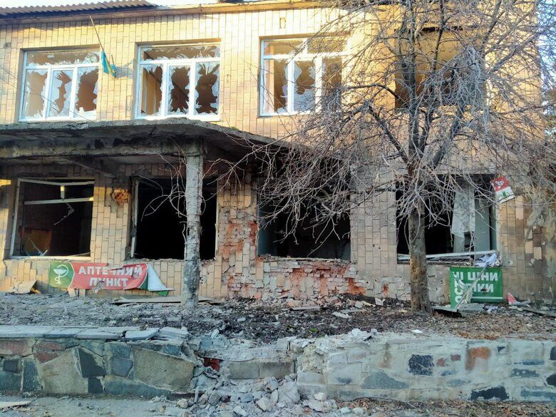 Рашисти вгатили по Кураховому і Торецьку:  є руйнування й поранені, фото