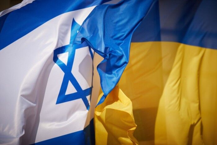 Ізраїль погодився перейти від суто гуманітарної допомоги до постачання зброї.