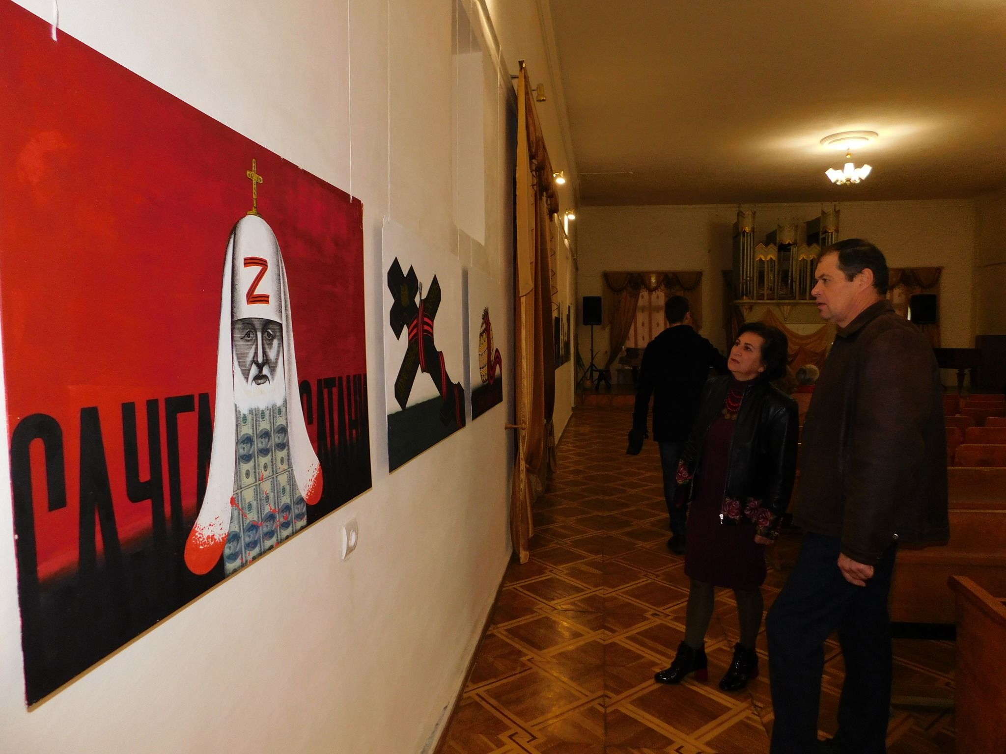 Мистецький вернісаж спротиву ординцям: важливе про виставки художників у Львові
