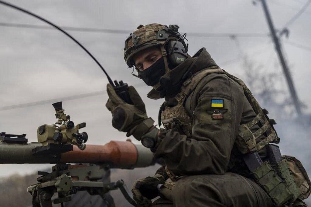 Справжнє пекло: рашисти без упину атакують стратегічно важливий Бахмут
