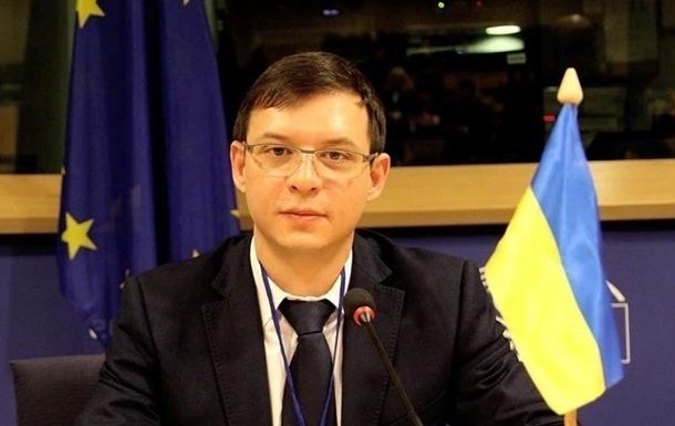 СБУ обшукала житло та офіси Мураєва