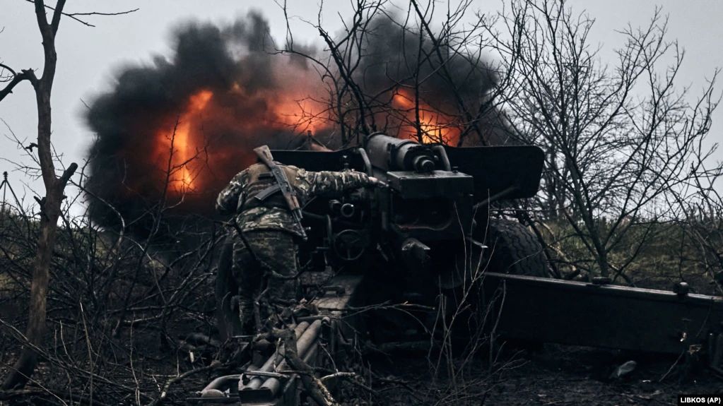 Під Бахмутом росіяни змінюють тактику бою - Череватий
