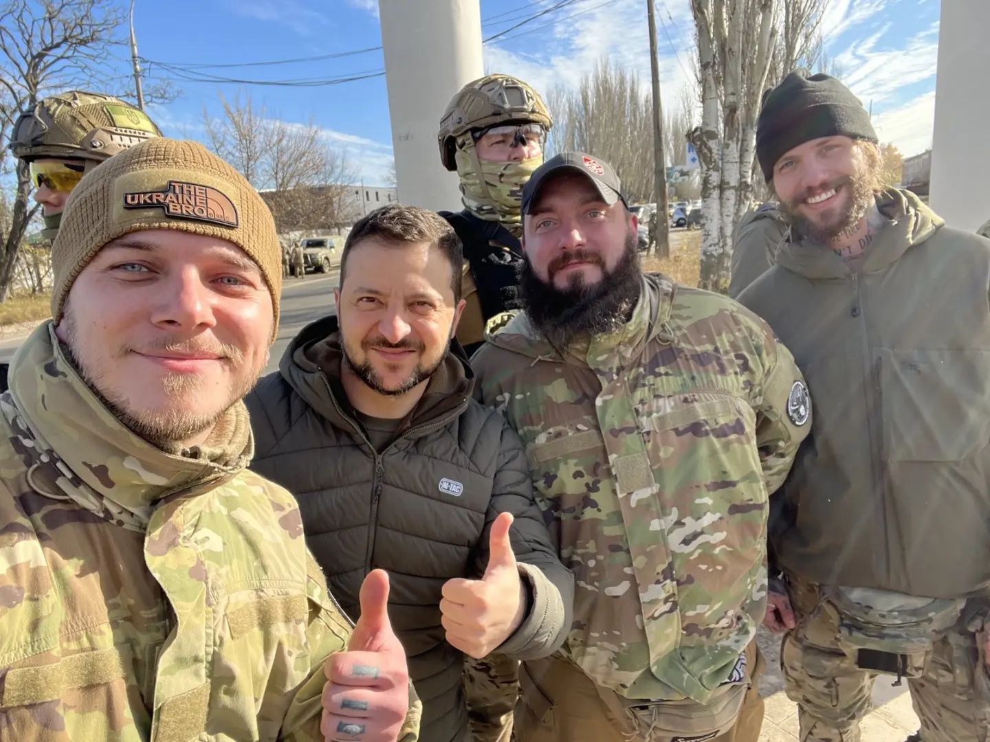 Зеленський і Залужний привітали військових із Днем ЗСУ