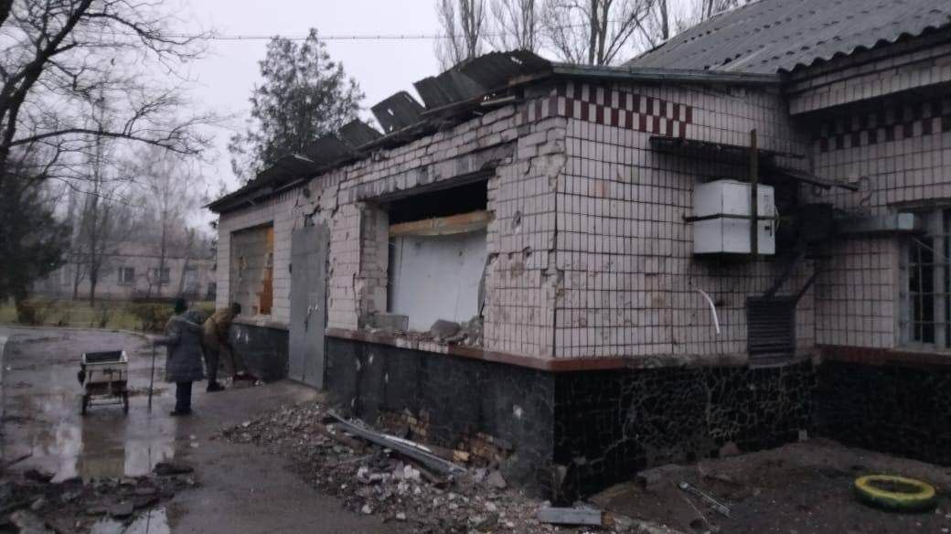 У Херсоні російські варвари вгатили по лікарні, фото
