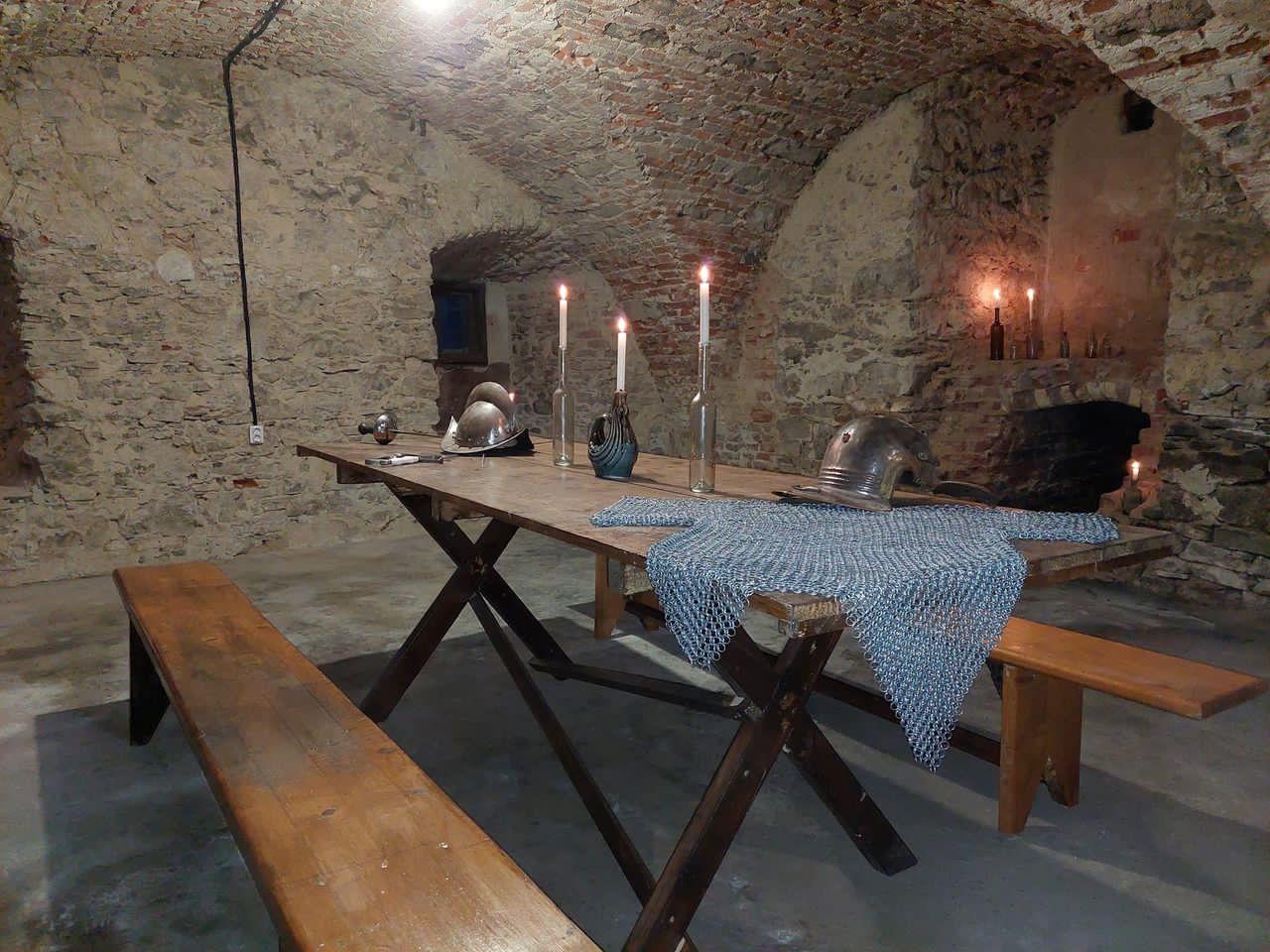 У підземеллі  Ужгородського замку відкрили середньовічний шоу-рум