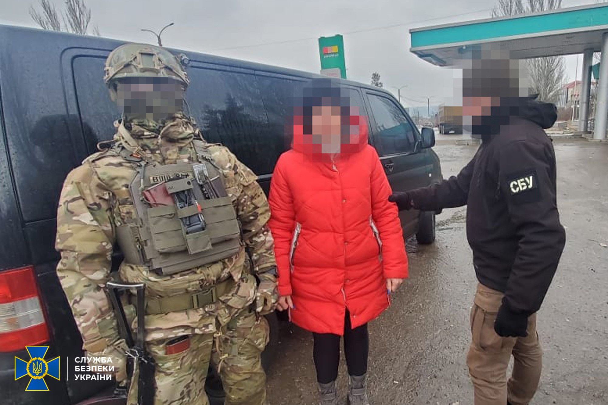 СБУ затримало агенток рф на Донеччині: корегували обстріли шкіл і лікарень, фото