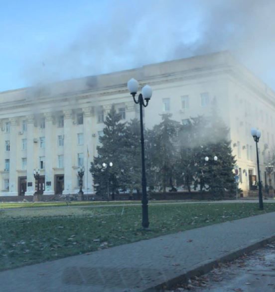 Херсон у «вогні»: росіяни вчергове вгатили по центру міста, є загиблі