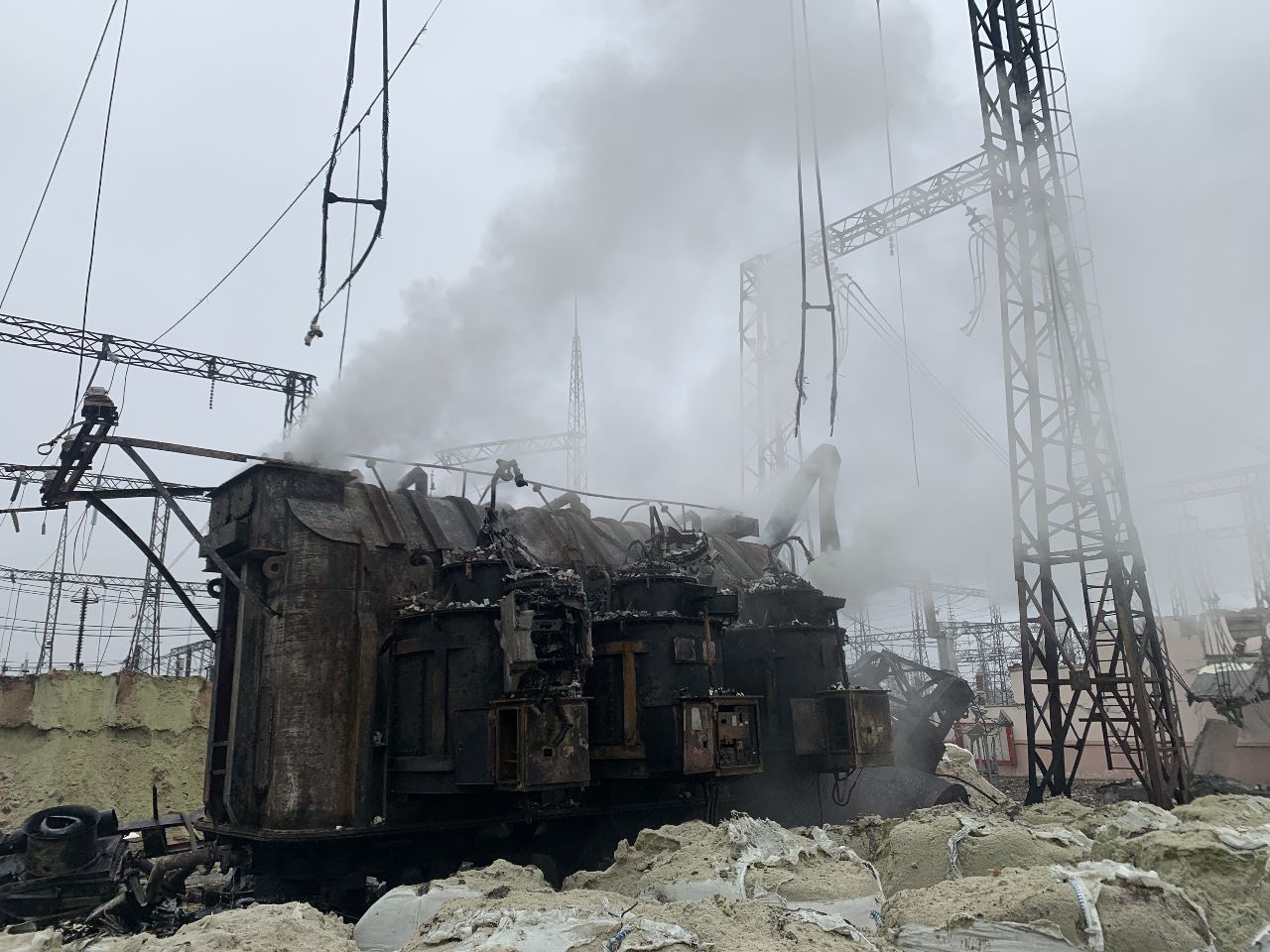 Атаки росіян призвели до аварійних відключень світла в 10 областях – Укренерго