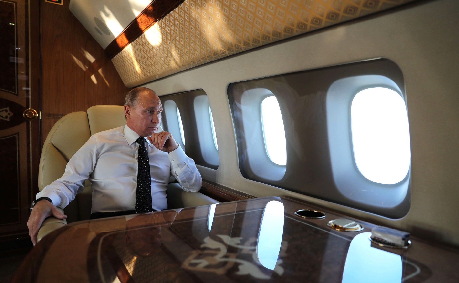 Борт путіна до Мінська прикривали два літаки