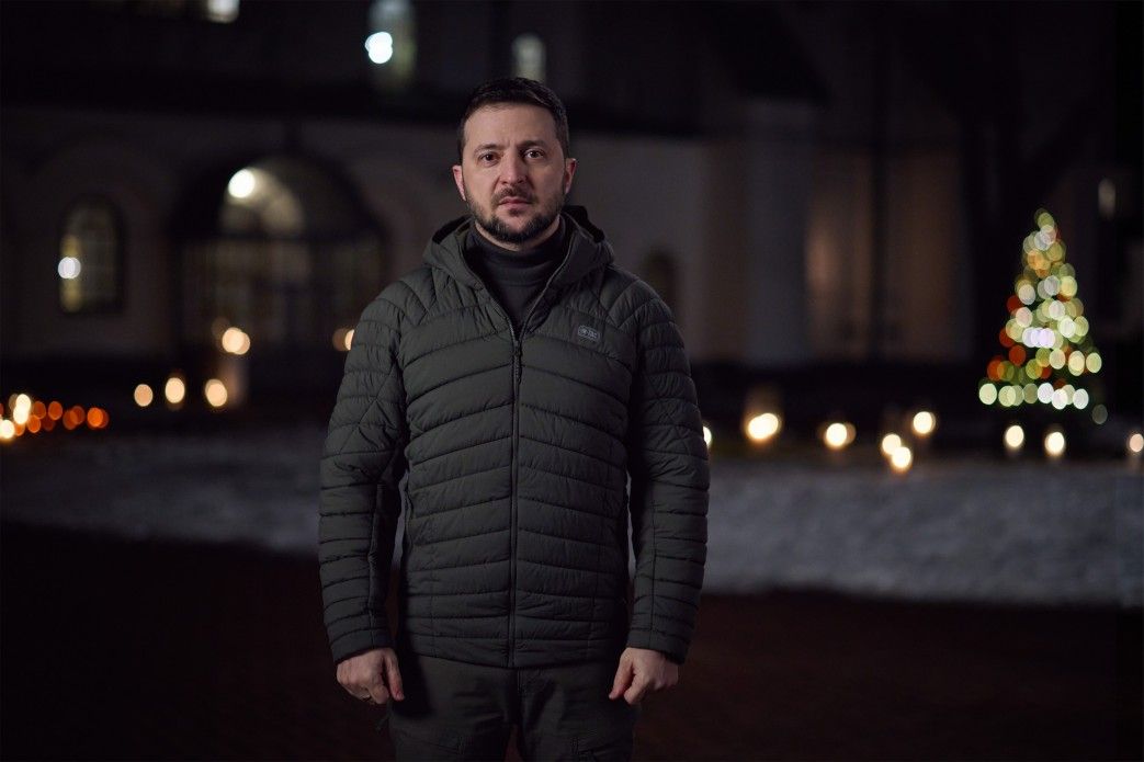 Зеленський привітав українців: «Традиційний дух Різдва ми можемо відчувати інакше», відео