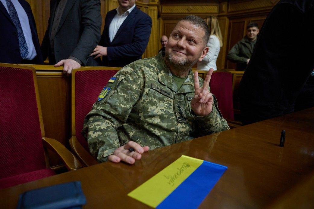 Бог на нашому боці: Залужний привітав українців з Новим роком і Різдвом, відео