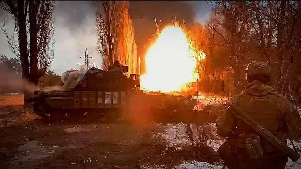 Ворог наступає по трупах: криваві бої точаться за Соледар