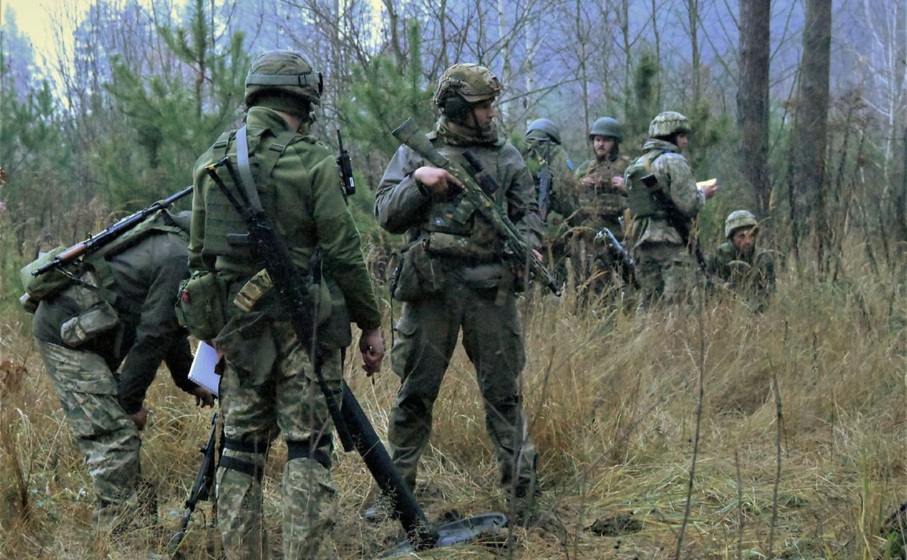 Українські військові охороняють кордони України