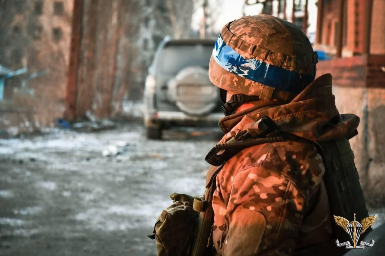 Багато підрозділів ЗСУ місяцями боронять Україну без ротацій.