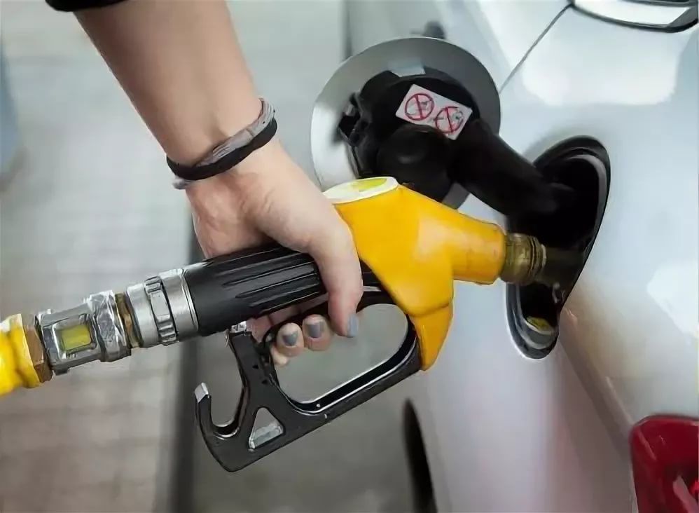 Що буде з цінами на бензин та дизпаливо в Україні: прогнози експертів
