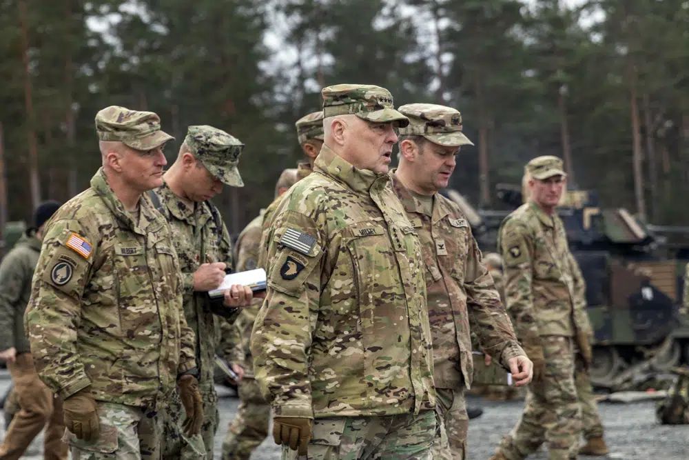 Генерал Міллі на полігоні Графенвер у ФРН поспілкувався з бійцями ЗСУ