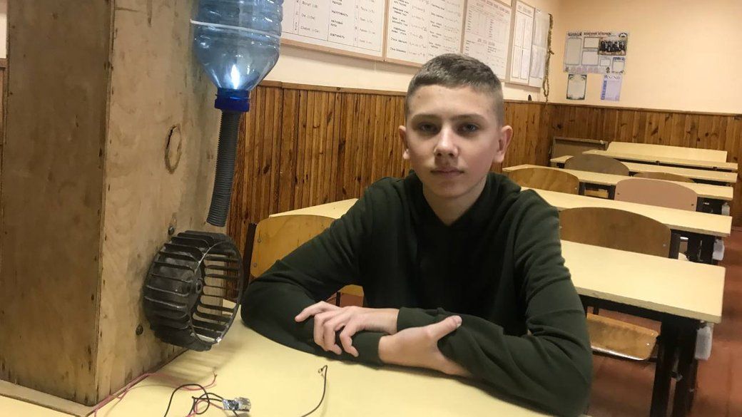 Житомирський школяр розробив прилад отримання електроенергії від дощу, фото