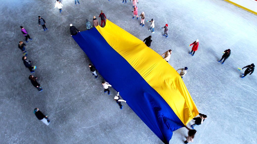 День Соборності: у Дніпрі діти-переселенці розгорнули 20-метровий прапор України