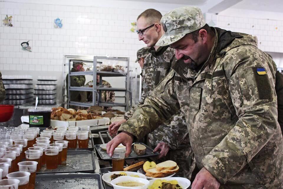 Харчування в ЗСУ: Шабунін розкритикував Резнікова