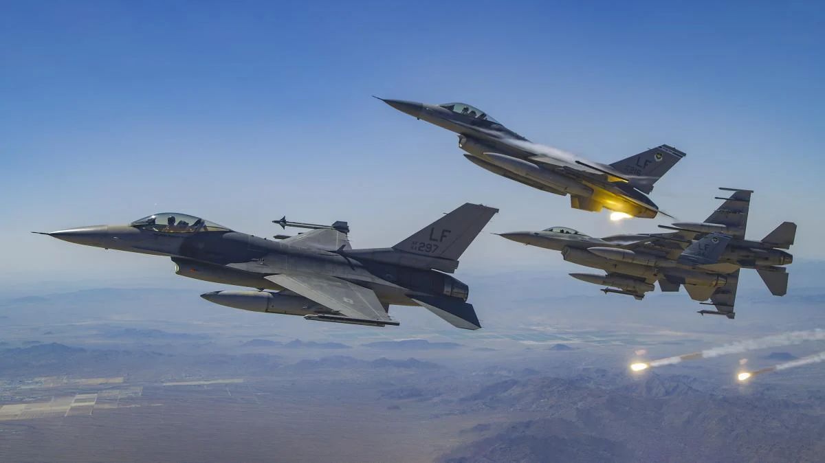 Україна планує створити п'ять повітряних бригад з винищувачів F-16