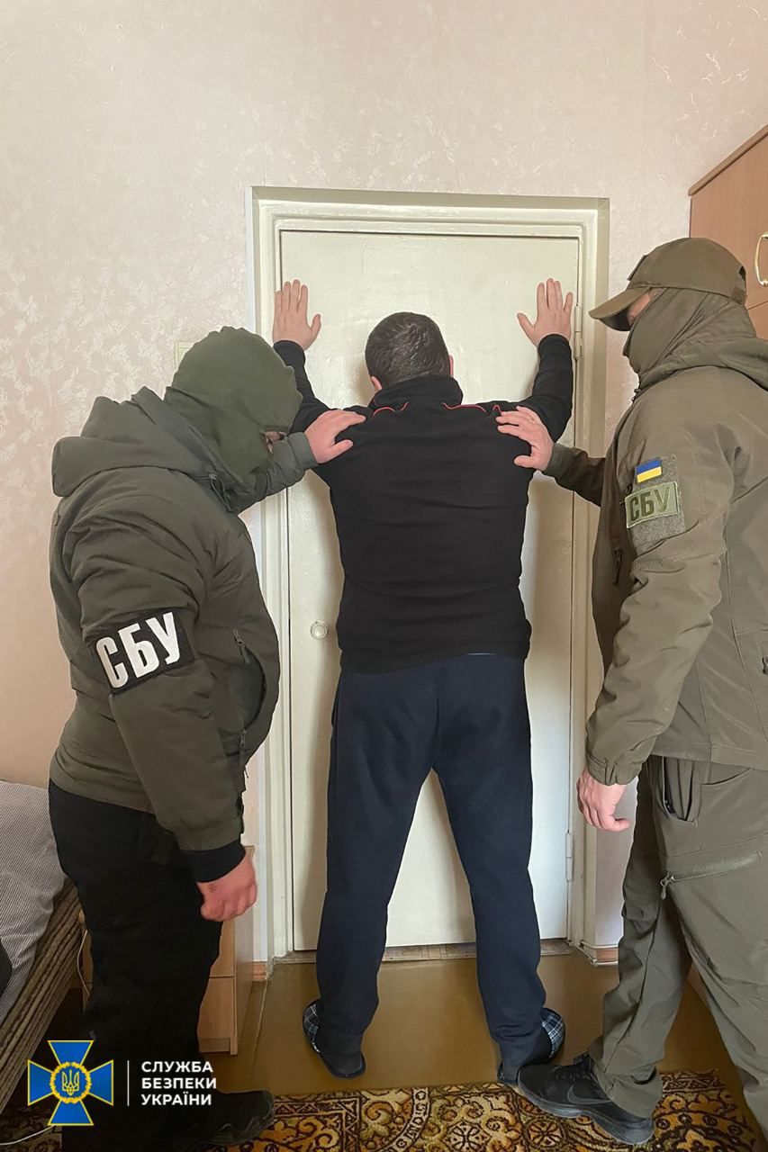 У Херсоні затримали зрадників з російської катівні