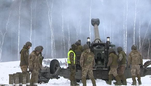 В Естонії українські солдати навчилися стріляти з гаубиці FH-70