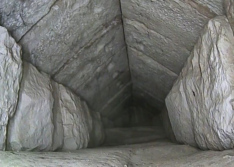 Знайдений таємний коридор у піраміді Хеопса може привести до нових знахідок