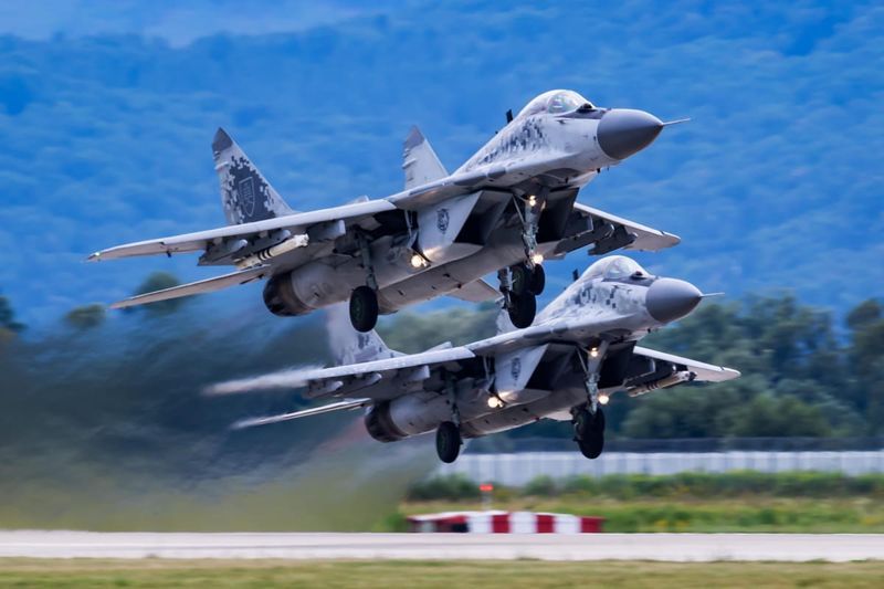 Моравецький обіцяє Україні літаки МіГ-29 за кілька тижнів