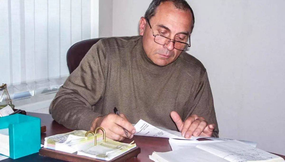 Лідера Євромайдану в Корсунь-Шевченківському, журналіста Василя Сергієнка вбили у квітні 2014 року.