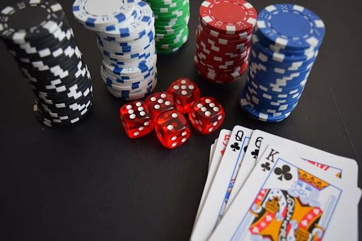 Азартні ігри, відвідування наземних закладів чи гра у Vip Casino сьогодні не є пріоритетними для гравців.