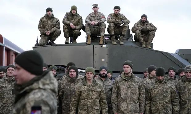 Українські військові під час навчань у таборі Бовінгтон у Дорсеті.