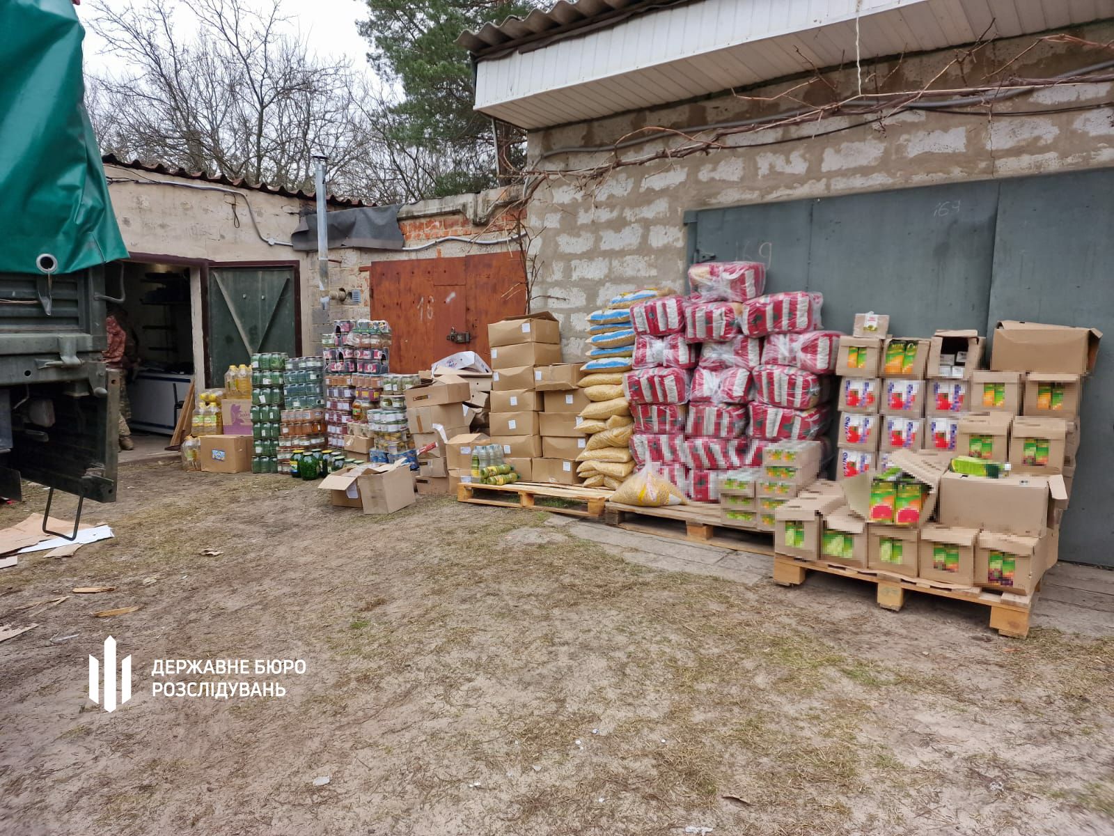 Знайдено ще один підпільний склад з продуктами призначеними для ЗСУ – ДБР