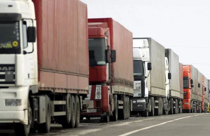 У Румунії замість солодощів «Рошен» у фурі виявили сотні тисяч пачок на мільйони євро