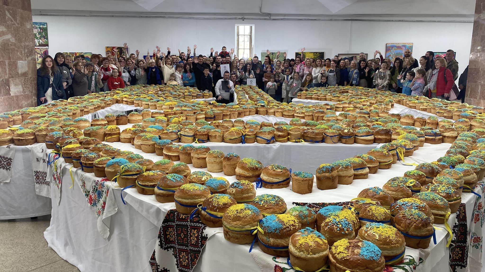 Рекорд напередодні Великодня: тризуб з 1000 пасок створили у Львові