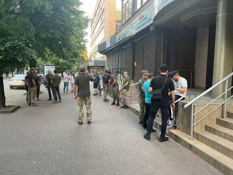 Місце військового обліку не важливе – повістки вручатимуть скрізь