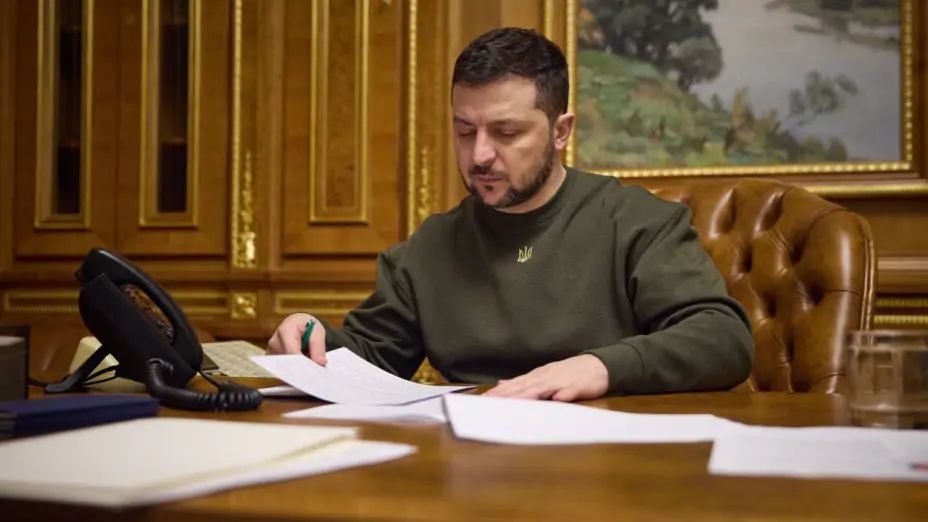 Зеленський увів у дію санкції РНБО щодо 692 фізичних і юридичних осіб рф