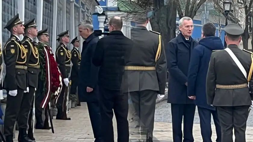 До Києва несподівано прибув генсек НАТО Столтенберг