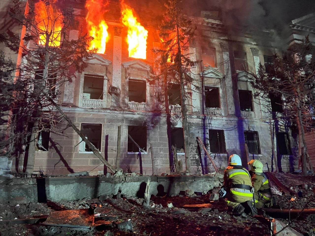 «Калібрами» атаковано Миколаїв, 23 людини поранені та одна загибла, фото