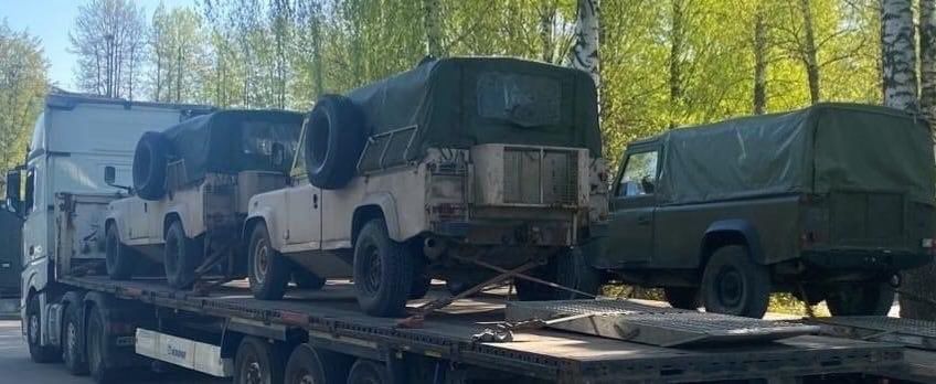 Land Rover та сухпайки: Україна отримала «подарунки» від Литви