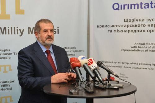 Півострів на «вухах»: у Криму окупанти терміново налагоджують поромну переправу