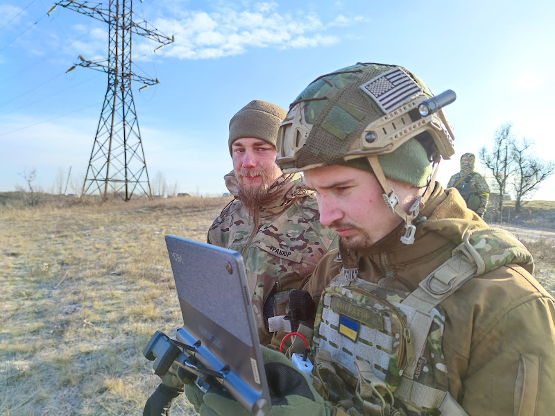 Без дронів не повоюєш. Бійці Нацгвардії «Трактор» та «Ван Дамм» — про роль аеророзвідки на фронті