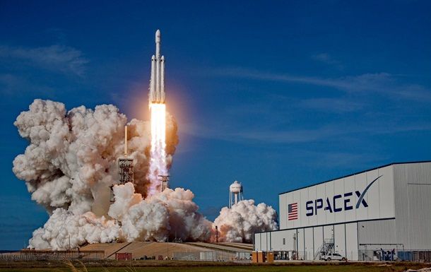 Нещодавно в космос вирушив корабель SpaceX Dragon з двома  експериментальними мінілабораторіями на борту, створеними школярами  з Харкова й Одеси.