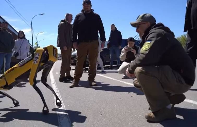 Грайливий сапер: Резніков продемонстрував робота-собаку, відео