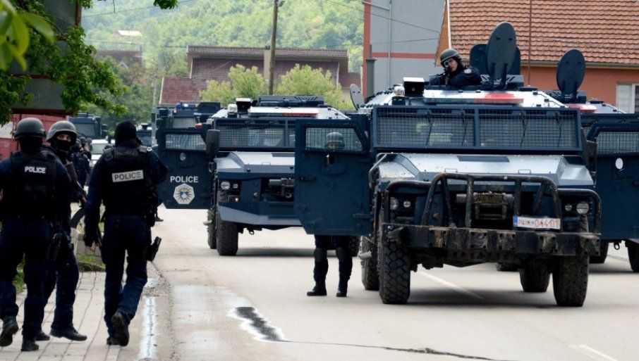 Косовська поліція розганяла сербських протестувальників за допомогою сльозогінного газу.