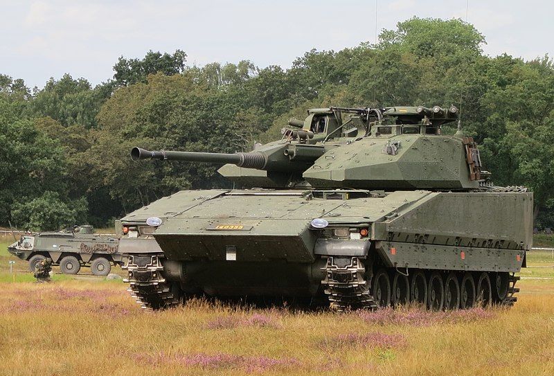 Найсучасніші бойові машини CV-90: Україна отримала натівські БМП