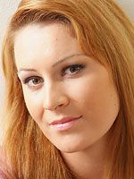 Юля програє і підстрибує