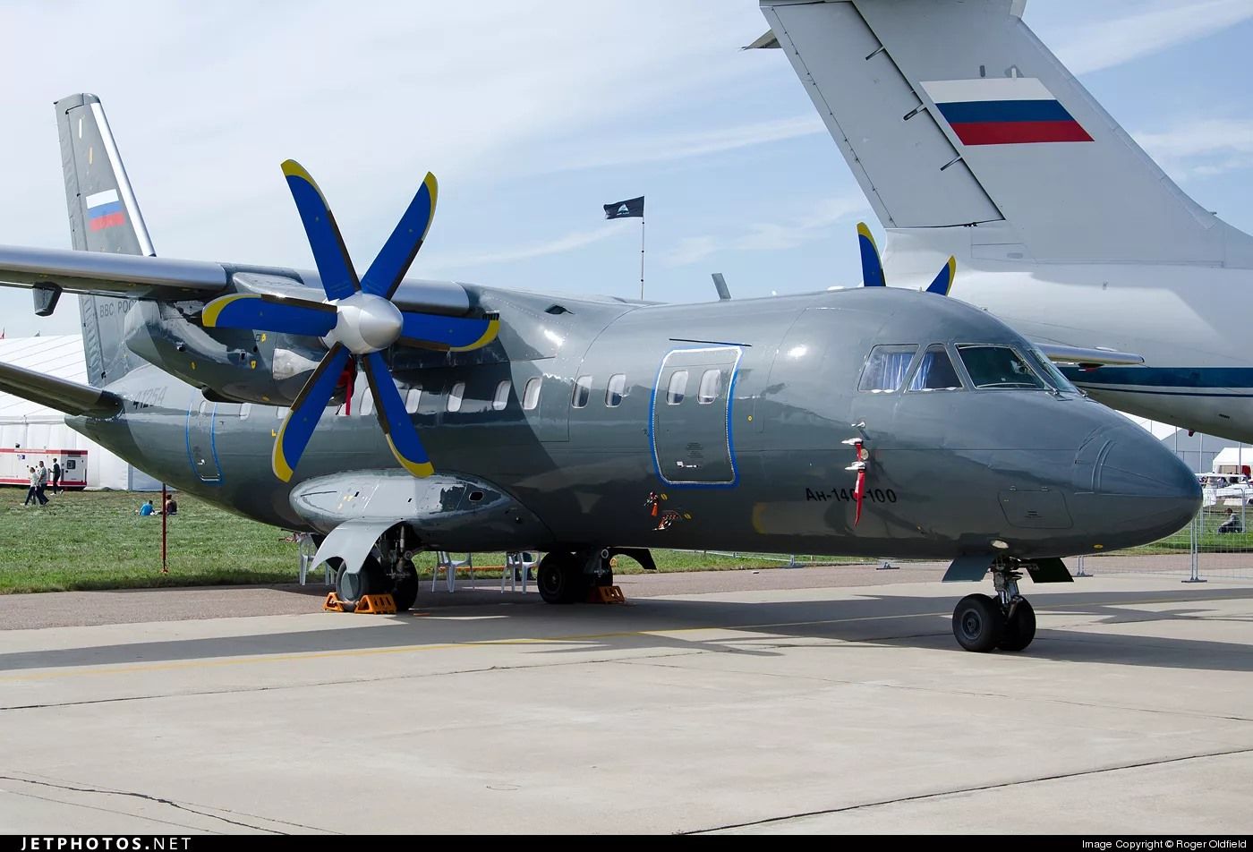 АН-140-100 на 150 млн: Україна націоналізувала російський літак