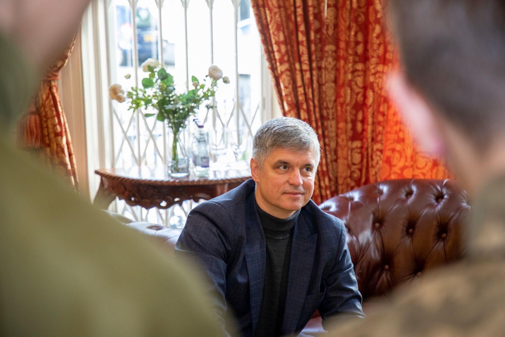 «Нездоровий сарказм»: Зеленський звільнив посла у Британії Пристайка за критику
